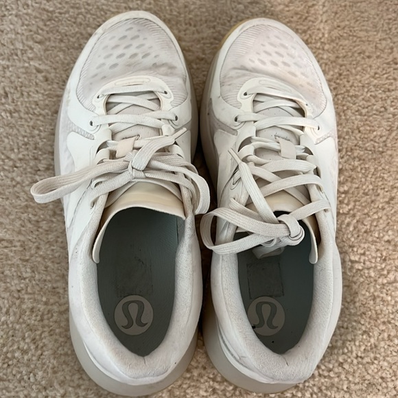 Lululemon sneakers size 7.5 white - Picture 3 of 4